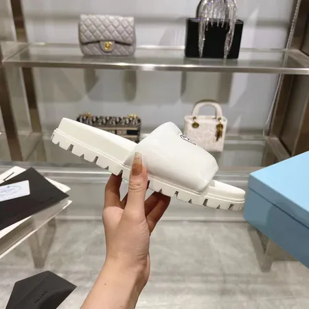 プラダ スリッパ