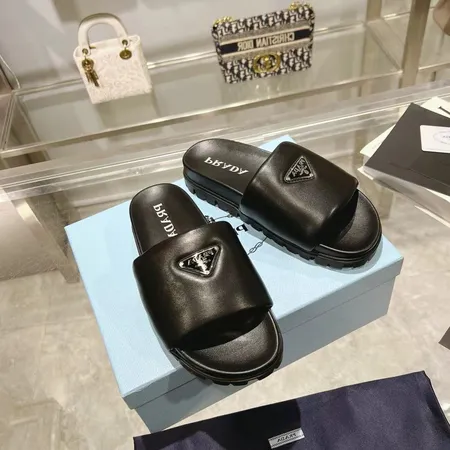 プラダ スリッパ