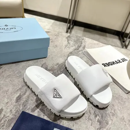 プラダ スリッパ