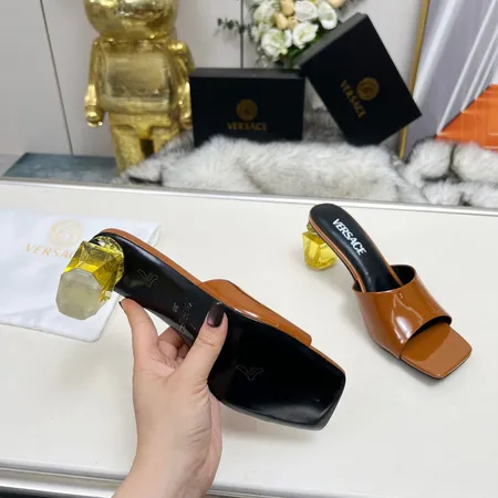 ヴェルサーチ サンダル