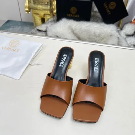 ヴェルサーチ サンダル