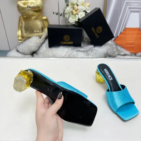 ヴェルサーチ サンダル