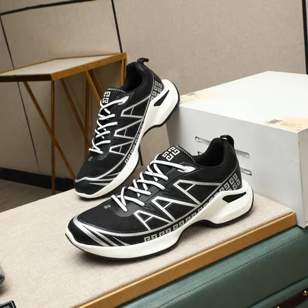 ジバンシィ スニーカー