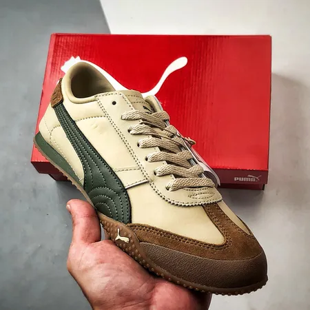 プーマ スニーカー