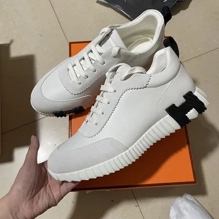 エルメス スニーカー