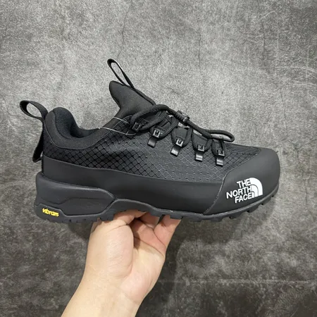 ノースフェイス スニーカー