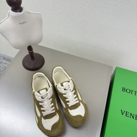 ボッテガ ヴェネタ カジュアルシューズ