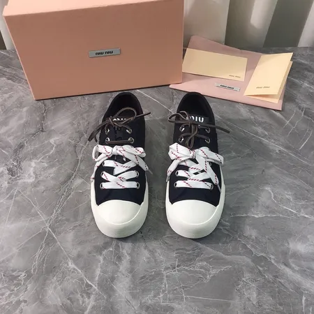 ミュウミュウ カジュアルシューズ