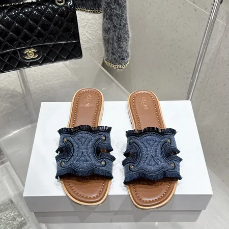 セリーヌ スリッパ