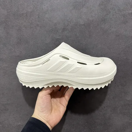 アディダス スリッパ