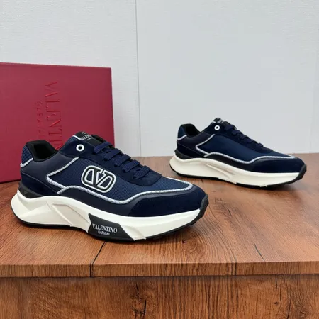 ヴァレンティノ カジュアルシューズ