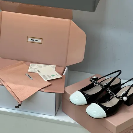 ミュウミュウ サンダル