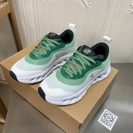 ロエベ スニーカー