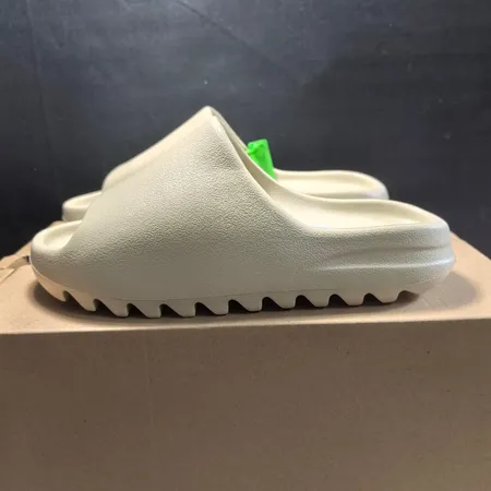 アディダス スリッパ