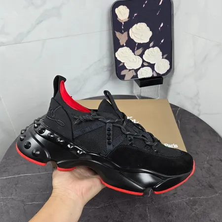 クリスチャン・ルブタン スニーカー