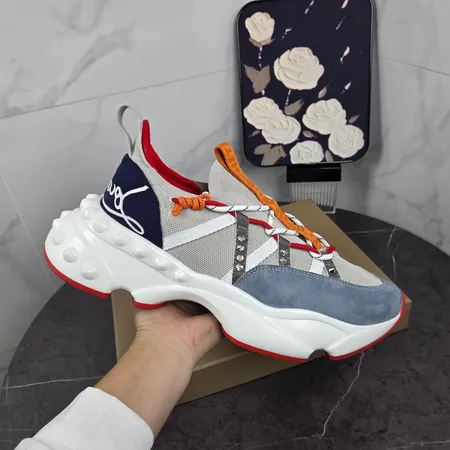 クリスチャン・ルブタン スニーカー