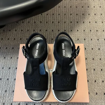 ミュウミュウ サンダル