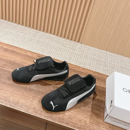 プーマ スニーカー