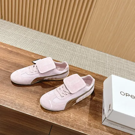 プーマ スニーカー