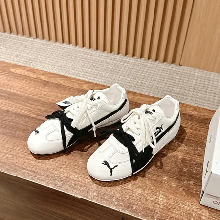 プーマ スニーカー