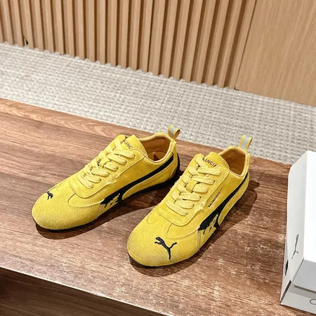 プーマ スニーカー