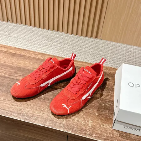 プーマ スニーカー