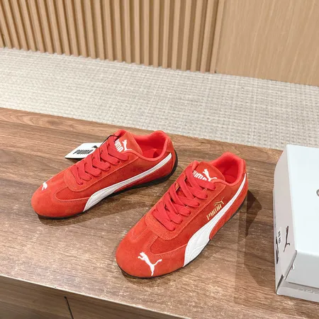 プーマ スニーカー