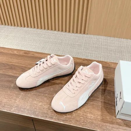 プーマ スニーカー