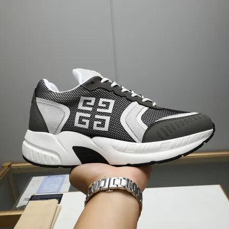 ジバンシィ スニーカー