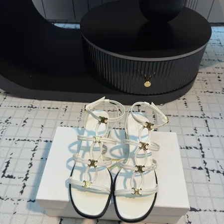 セリーヌ サンダル