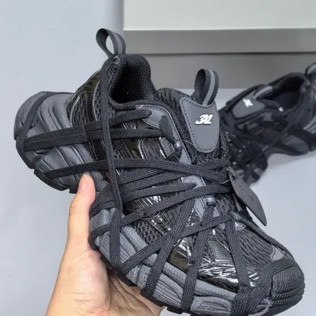 バレンシアガ スニーカー