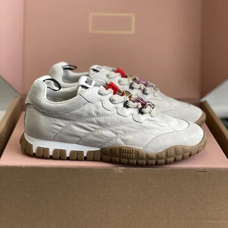 ミュウミュウ スニーカー