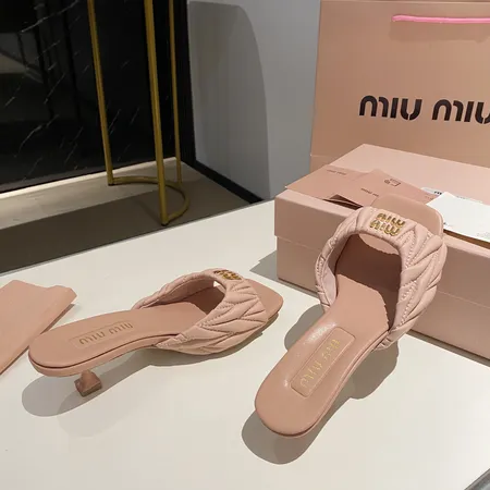 ミュウミュウ サンダル