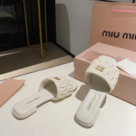 ミュウミュウ スリッパ