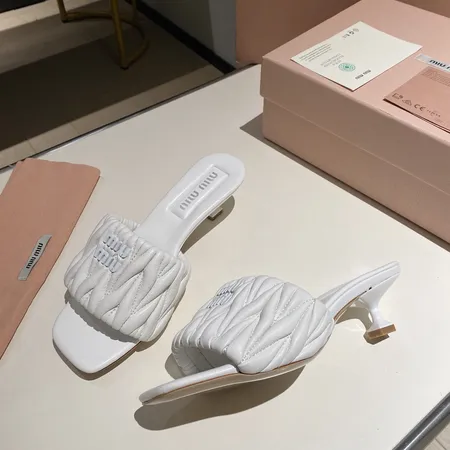 ミュウミュウ サンダル