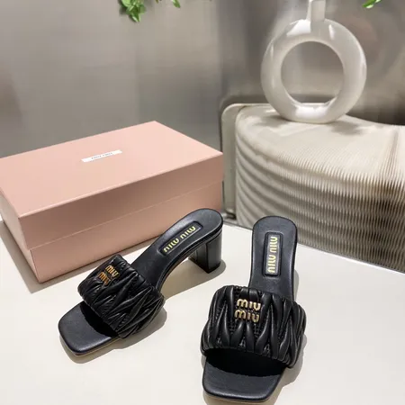 ミュウミュウ サンダル