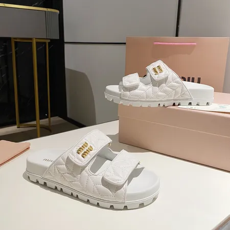 ミュウミュウ スリッパ