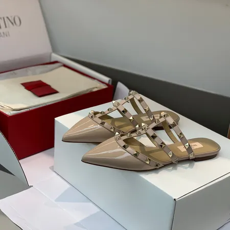 ヴァレンティノ スリッパ