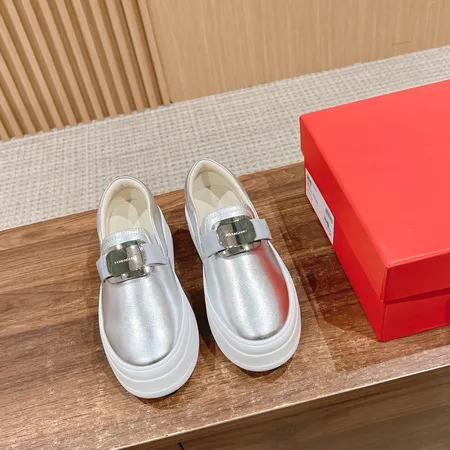 フェラガモ カジュアルシューズ