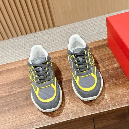 フェラガモ スニーカー