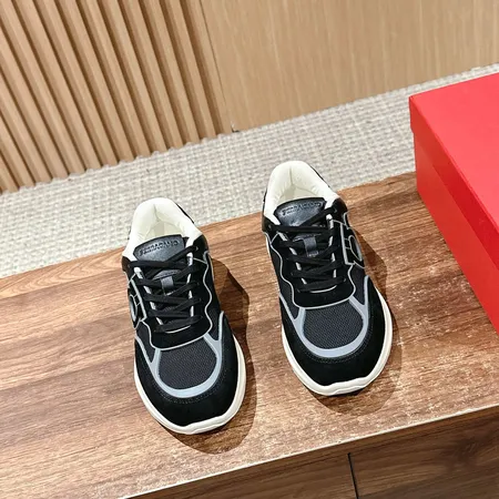 フェラガモ スニーカー