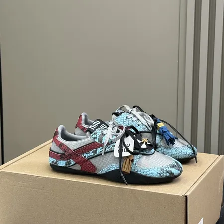 ミュウミュウ カジュアルシューズ