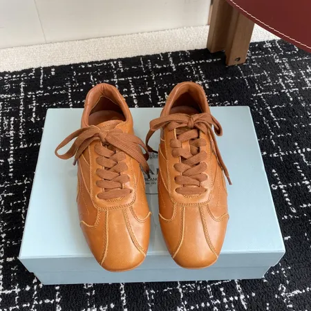 プラダ カジュアルシューズ