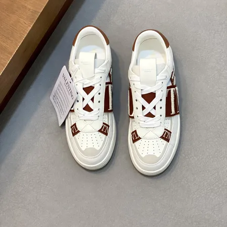 ヴァレンティノ スニーカー