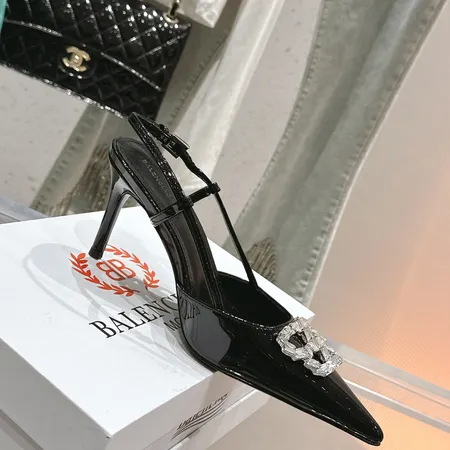 バレンシアガ サンダル