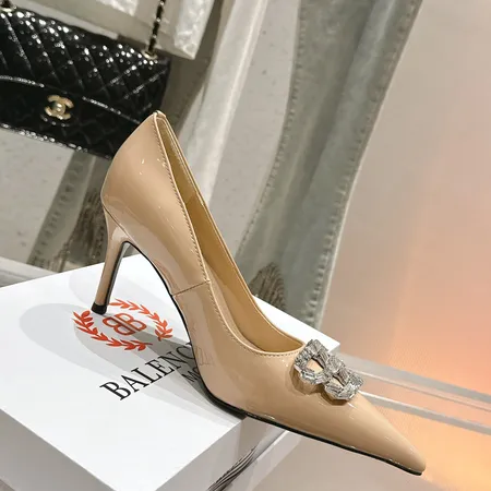 バレンシアガ サンダル