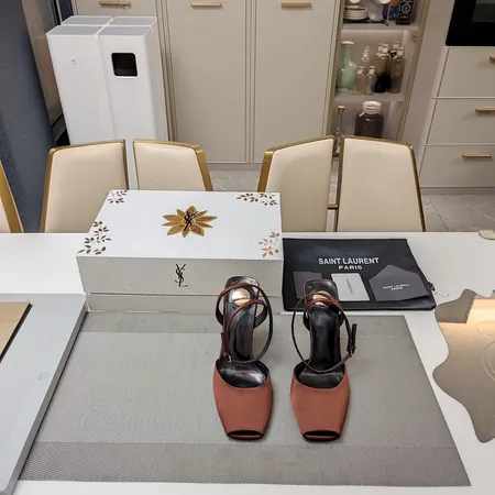 イブサンローラン サンダル