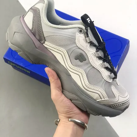 フィラ スニーカー