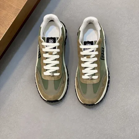 ジバンシィ スニーカー