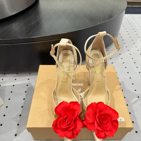 クリスチャン・ルブタン サンダル